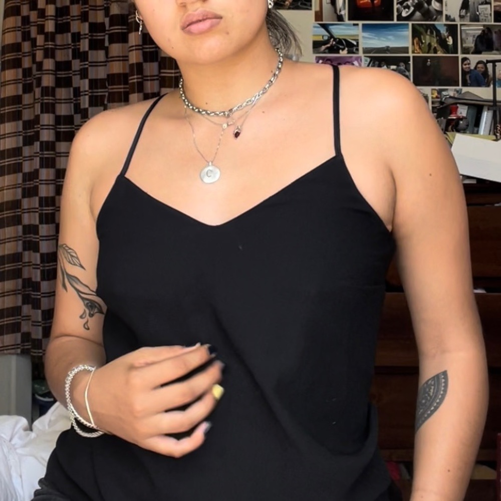 banana republic black tank top 🖤